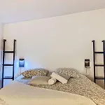 T6 Unique, Chic And Artistic With Large Terrace *