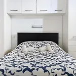 T6 Unique, Chic And Artistic With Large Terrace