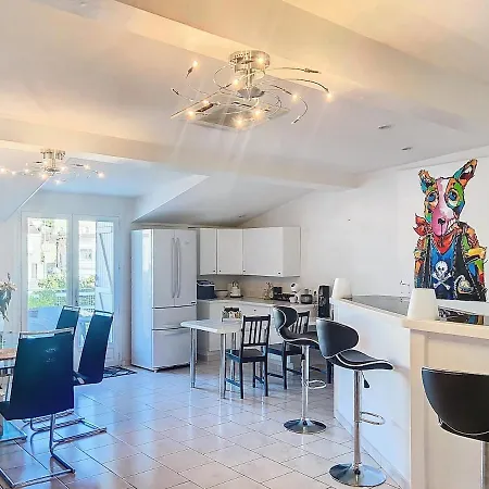 T6 Unique, Chic And Artistic With Large Terrace