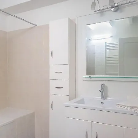 Apartamento T6 Unique, Chic And Artistic With Large Terrace