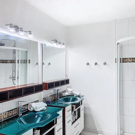 Apartamento T6 Unique, Chic And Artistic With Large Terrace Condom