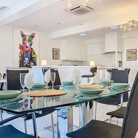 T6 Unique, Chic And Artistic With Large Terrace *